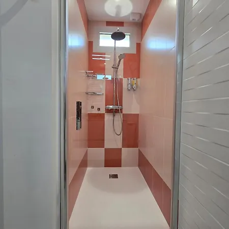 Rez-de-chaussee Complet Dans Maison Contemporaine * Digosville